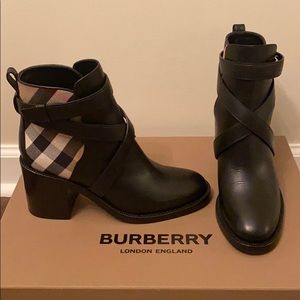 Burberry Pryle Bootie Black-Archive Beige 39.5